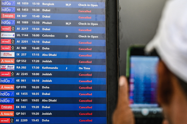 Advice to holidaymakers amid 'most significant travel disruption since pandemic' - what to do if your flight is cancelled