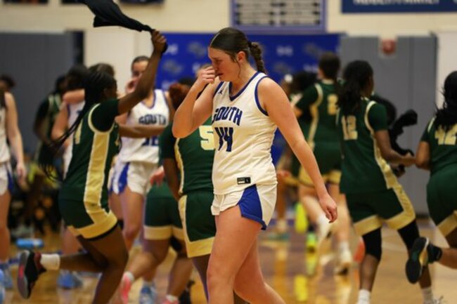 Basketball: War Eagles drop quarterfinal heartbreaker