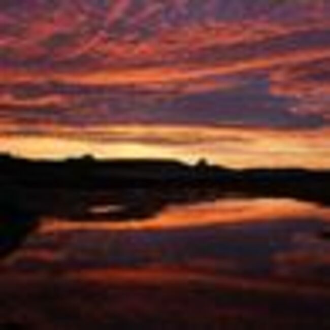 'Vivid' sunsets to be seen in UK this week as Met Office issues 'blood rain' verdict