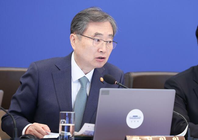 FM Cho, UAE counterpart discuss Middle East conflict, S. Korean evacuation