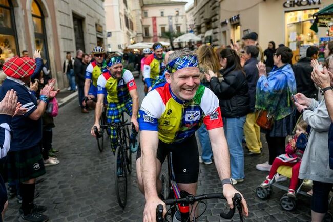 ‘They would do anything to be able to walk, let alone get on a bike’ – Gordon D’Arcy on 1,200km cycle in aid of MND