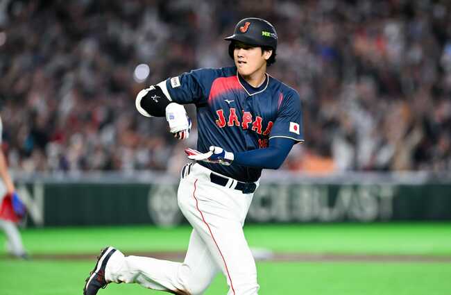 Shohei Ohtani's Grand Slam ball in World Baseball Classic goes to mother-son duo, their epic reaction goes instantly viral