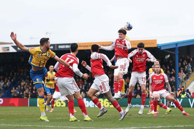 Arsenal survive Mansfield scare in close FA Cup tie