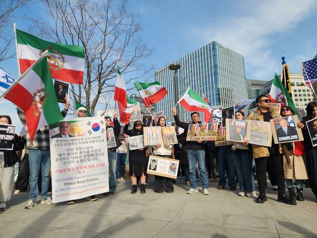 Iranian Embassy in Seoul displays banner with image of Khamenei