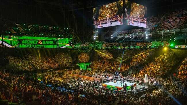 34-year-old Boxer issues a public apology following comments about WWE superstars; calls them the "great athletes"