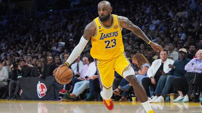 Lakers' LeBron James upgraded to available vs. Heat, set to tie NBA record for games played