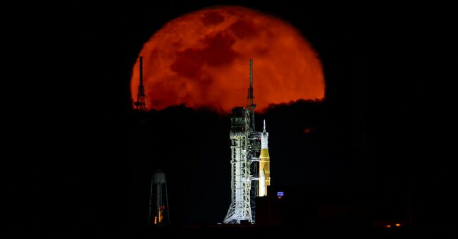 Photos: Counting Down to the Launch of Artemis II