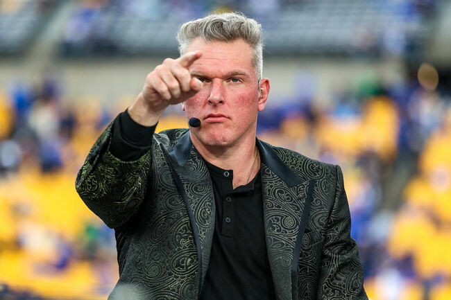 Pat McAfee Slams Anonymous Sources for Blaming Jalen Hurts in Eagles’ Offensive Struggles