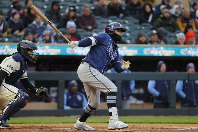 Rays pile it on, get game back from Twins