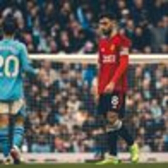 Bruno Fernandes has a difficult Man United decision to make after Bernardo Silva's Man City news