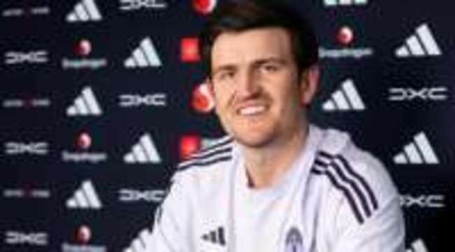 Harry Maguire signs Manchester United contract extension