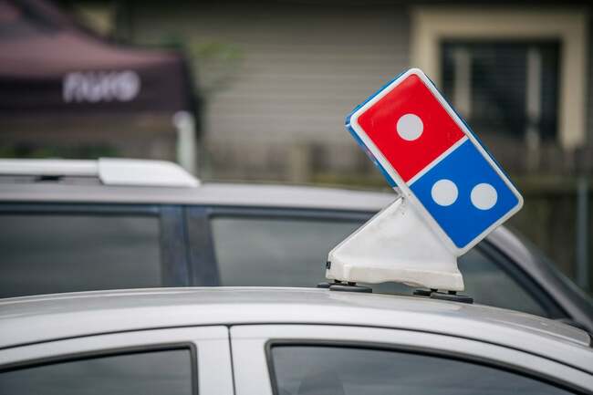 Domino’s delivery driver went viral for a kind gesture — and strangers sent him $133k in tips
