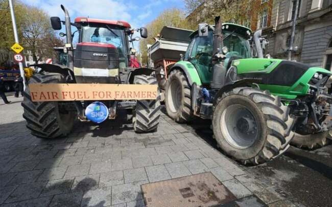 Irish Defence Forces to assist Gardaí as fuel protests enter third day