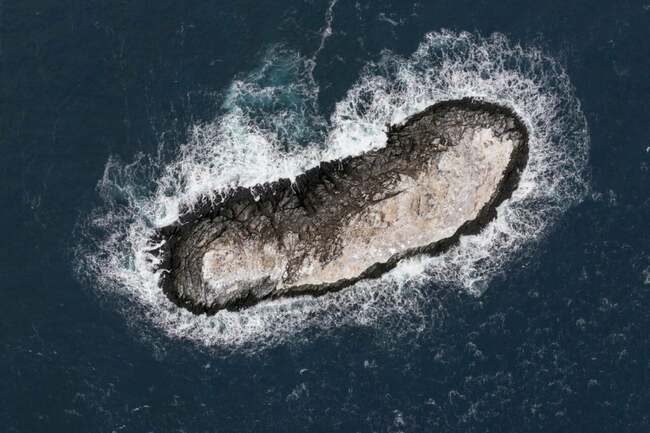 Antarctic Expedition to ‘Danger Zone’ Accidentally Discovers Previously Uncharted Island