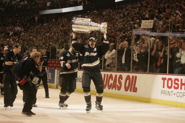 NHL Legend Chris Pronger Speaks On Front Office Interest, His New Book And More