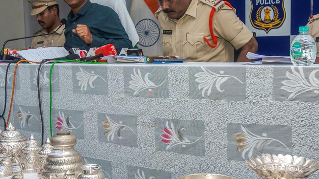 Prakasam police arrest inter-State gang involved in temple thefts, recover valuables worth nearly ₹4.5 lakh