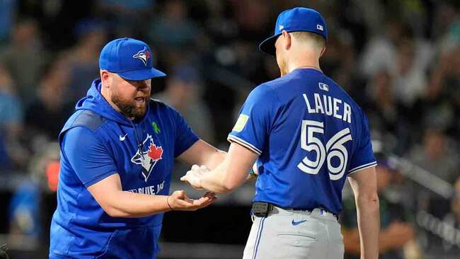 Blue Jays' Schneider discusses Lauer's comments on opener: 'We're trying to win'