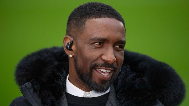 Jermain Defoe extends his unbeaten run as Woking manager