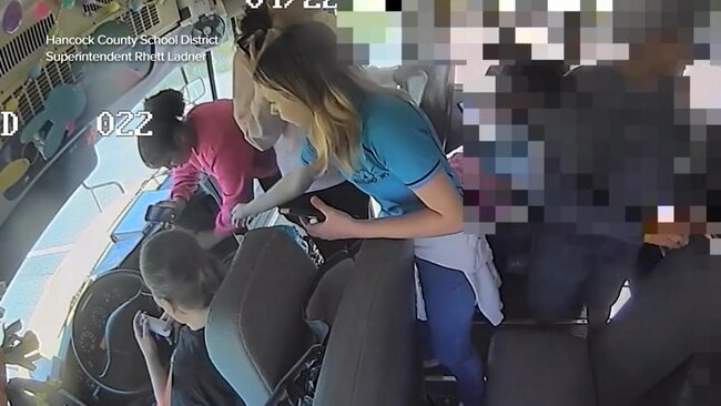Video Students take control of bus after driver has medical episode