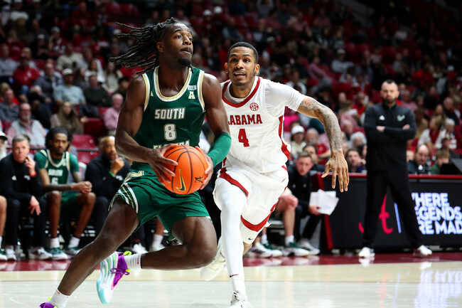 “What an idiotic decision,” “YIKES”: College hoops fans react as Alabama transfer Davion Hannah commits to South Carolina