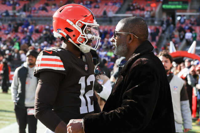Coach Prime drops 2-word reaction to Shedeur Sanders’ 3.9 GPA at Colorado graduation