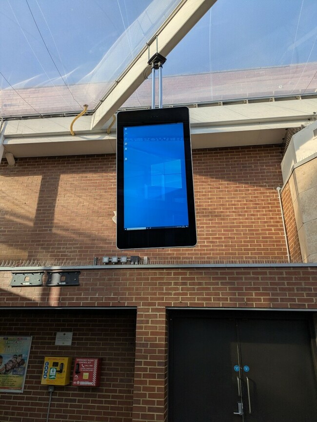 Bus station display takes the Windows 10 road to nowhere