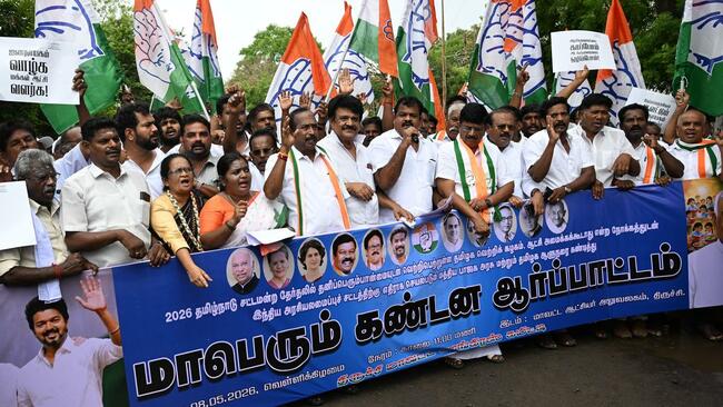 Congress cadre stage demonstrations against Governor for not inviting TVK to form government