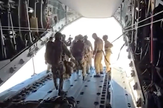Army medics parachute on to remote British island to support hantavirus response in dramatic Ministry of Defence footage