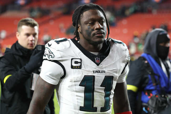 A.J. Brown gets bad news on Patriots trade from NFL analyst amid Mike Vrabel-Dianna Russini controversy