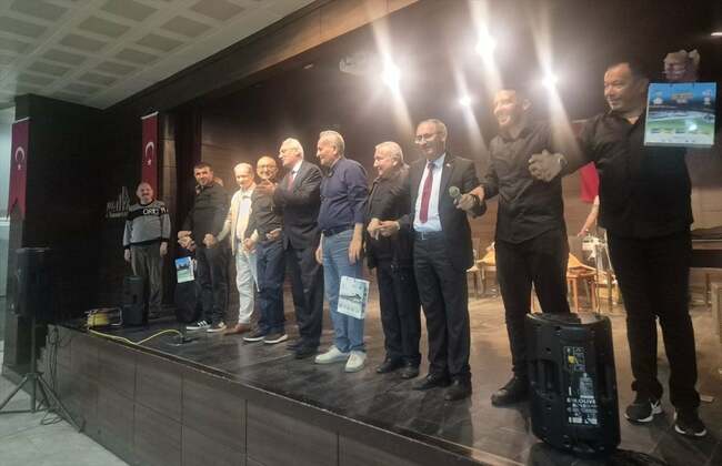 Kütahya'da "Bozkırın Tezenesi" Neşet Ertaş konserle anıldı