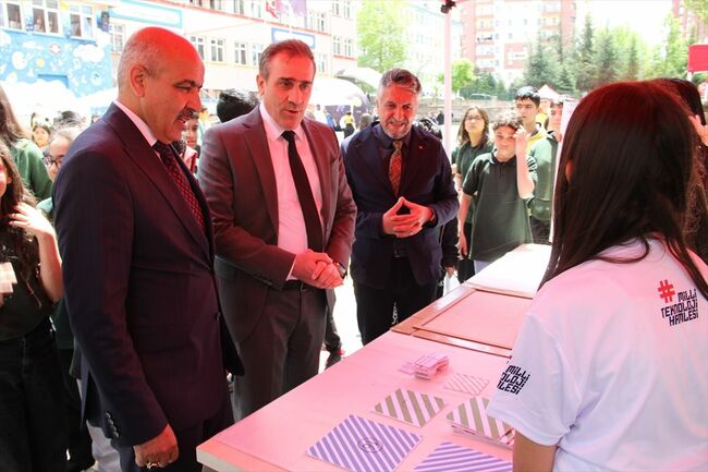 Kayseri'de "TÜBİTAK 4006-B Bilim Fuarı" açıldı