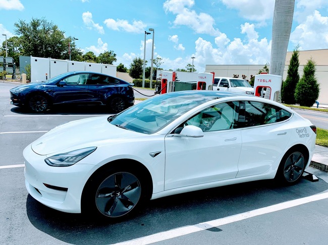 Tesla Model Y vs. Model 3 Range & Efficiency Test (Video)