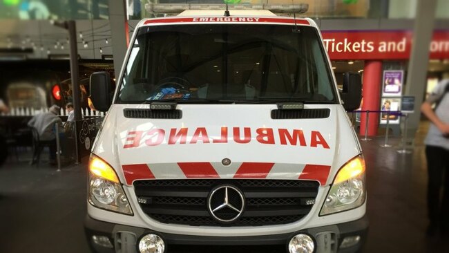 Teen boy dies after suspected stabbing in Craigieburn