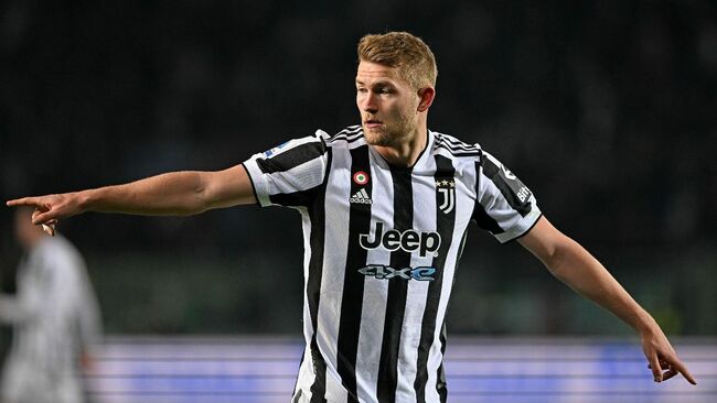 Transfer Talk: Bayern's move for Juve's Matthijs de Ligt hinges on Robert Lewandowski's Barcelona saga