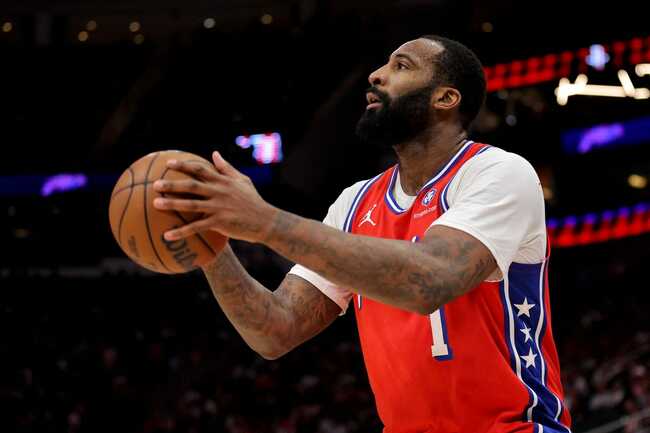 "He chose NY over LA", "No reunion with the Big Penguin" - Lakers Fans Panic As Knicks Swipe Andre Drummond Away From LA's Backup Center Plans