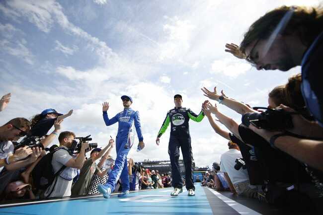 Kyle Larson makes surprising admission about his iconic Chicagoland battle with Kyle Busch: “I’m glad I didn’t win that race”