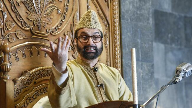 Legacy of dialogue process pursued by Vajpayee, Manmohan Singh needs to be revived: Mirwaiz