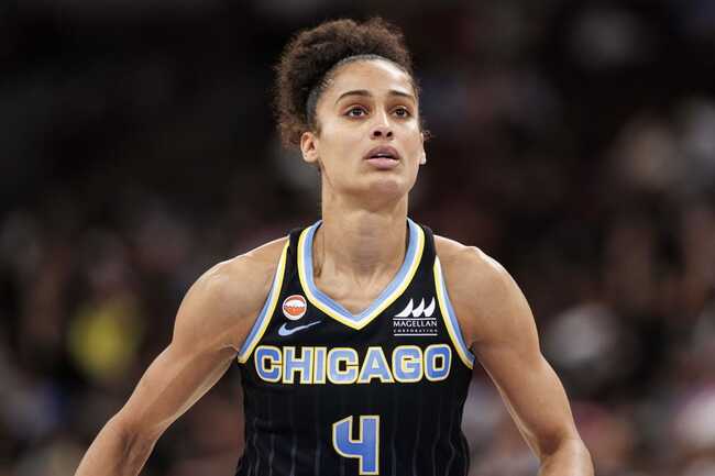 "Crackhead mode activated", "She definitely getting traded" - WNBA Fans Stunned Over Skylar Diggins Salty Post Following Bench Role on Chicago Sky