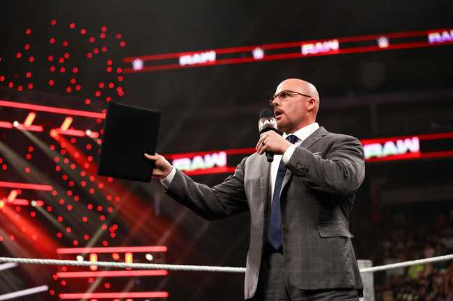 Adam Pearce announces high-stakes gauntlet match on WWE RAW