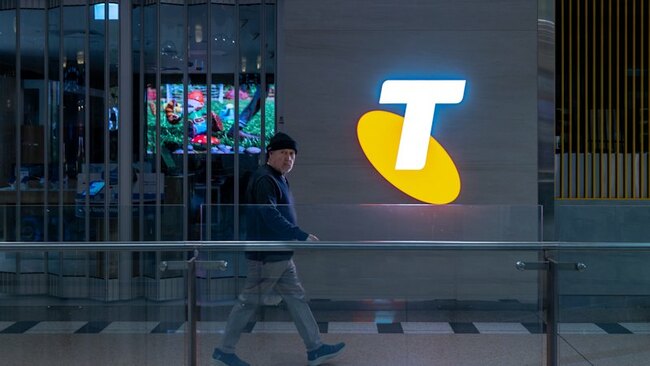 Telstra outage hits Triple Zero calls, regional trains