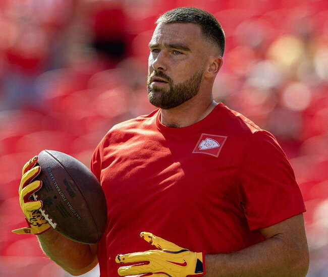 “Insanity”: Former NFL Player Takes a Shot at Travis Kelce After Being Snubbed Out of His Wedding With Taylor Swift
