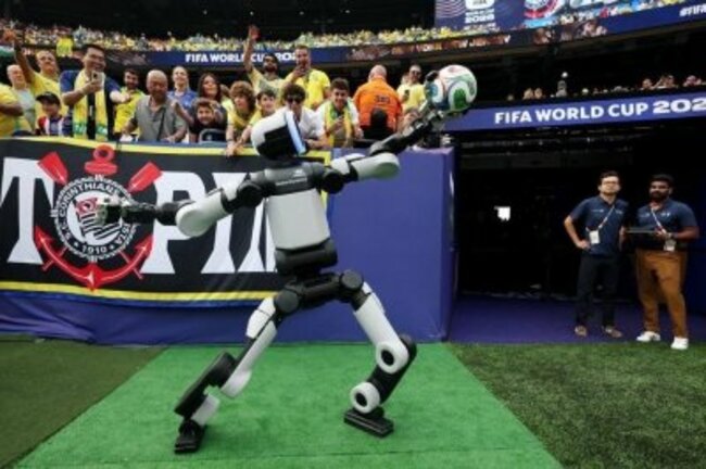 Hyundai robot Atlas performs at World Cup
