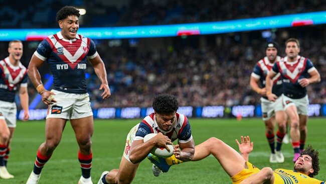 NRL LIVE: Nawaqanitawase magic, Toia try gives Roosters lead over Eels