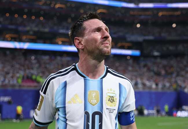 "Going to put him to sleep" - Former England star believes Three Lions will nullify Lionel Messi's impact in FIFA World Cup S/F v Argentina