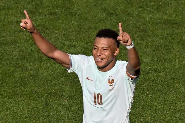Spain star hails 'monster' Kylian Mbappe but claims teammate is the 'best in the world' ahead of FIFA World Cup S/F vs. France