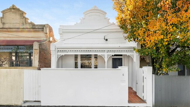 ‘Happy to meet the market’: South Yarra home sells for $1.53 million