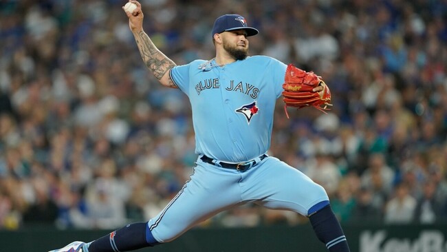 How Alek Manoah has been able to adjust throughout the season to keep hitters guessing