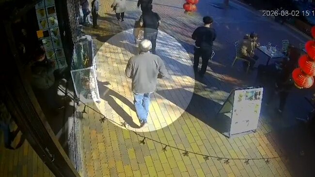 Worker attacked while trying to stop robbery