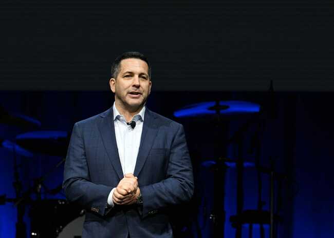 "Blatant conflict of interest," "This guy stinks": NFL fans rip Adam Schefter as betting app Underdog names him as early investor ahead of $1.3B sale