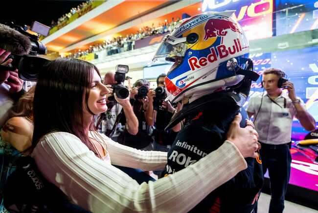 Max Verstappen's girlfriend Kelly Piquet shares mirror selfie in a red bikini